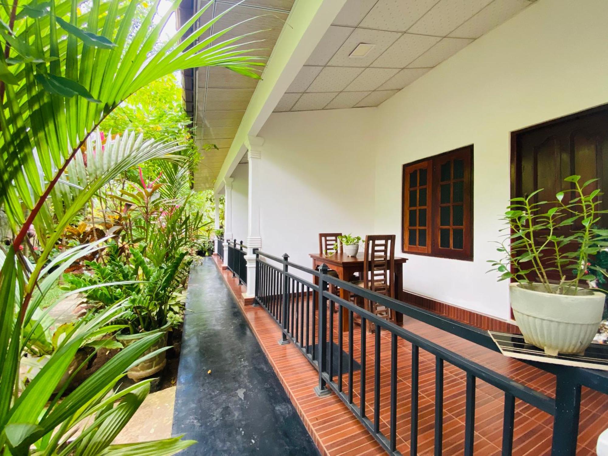 Priyavimana Resort Habarana Extérieur photo